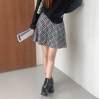 Checkered mini skirt