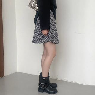 Checkered mini skirt