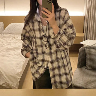 Long-sleeved oversized vintage shirt