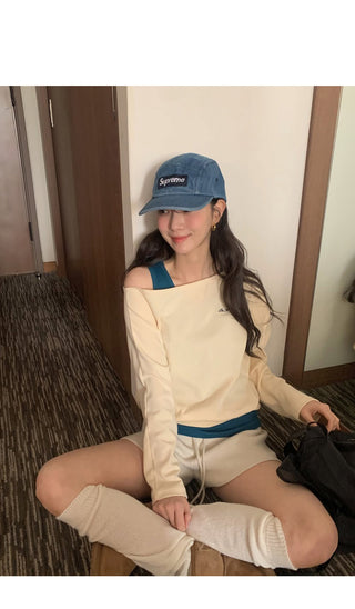 One-shoulder oversized sweatshirt