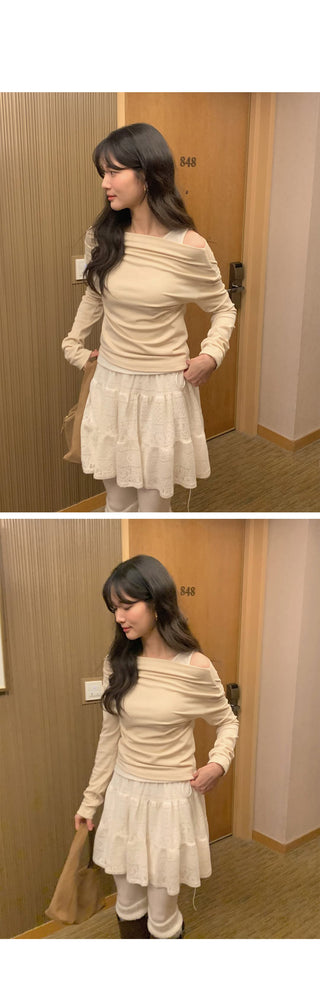 (2 colors) Off-shoulder layered T-shirt