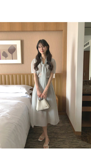 [2 colors] Tie blouse
