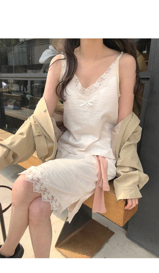 (2 colors) Lace satin top