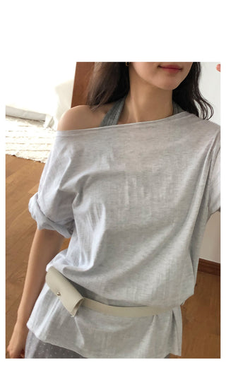 One-shoulder boat neck T-shirt