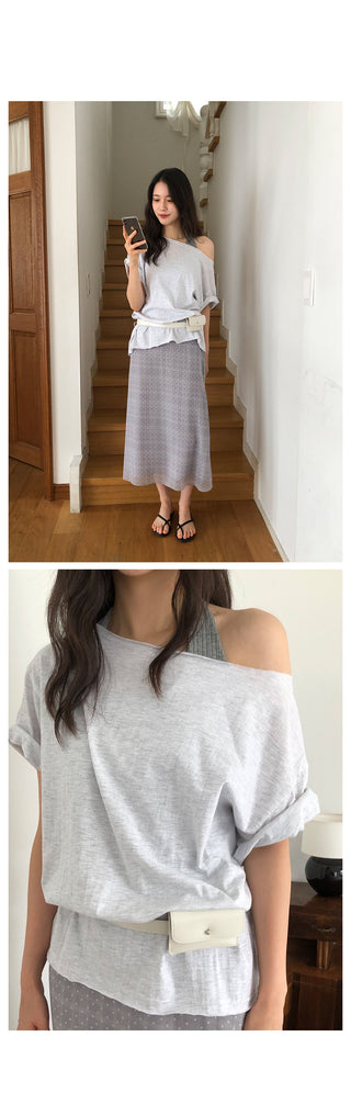 One-shoulder boat neck T-shirt