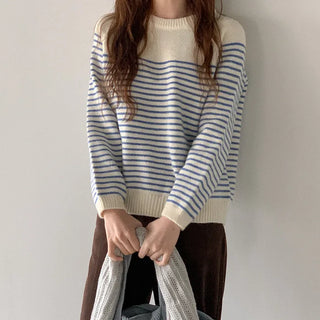 Round neck striped knit