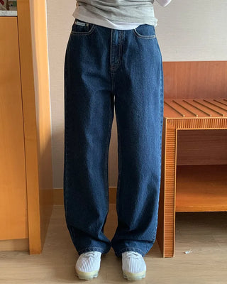 Semi-wide dark denim pants