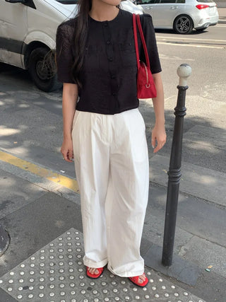Semi-wide pleated chino pants