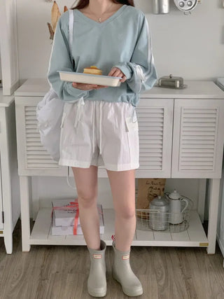 Loose-fitting stitched ribbon V-neck sweatshirt (4c)