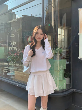 Loose-fitting long-sleeved knit