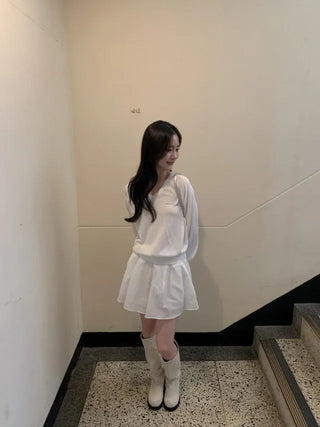 Loose-fitting long-sleeved knit