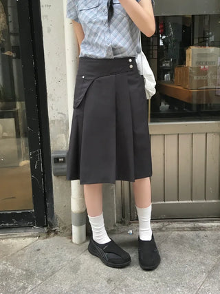 Belted pleated skirt