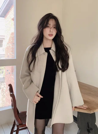 Neck buckle coat