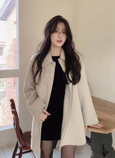 Neck buckle coat