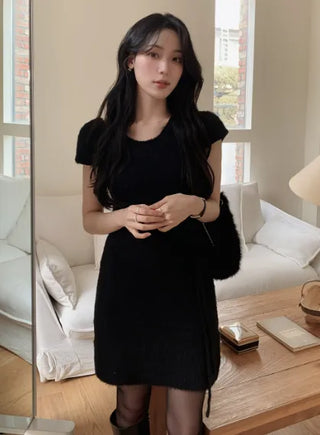 Slim-fit knit dress