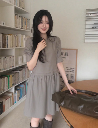 Double pintuck short-sleeved dress