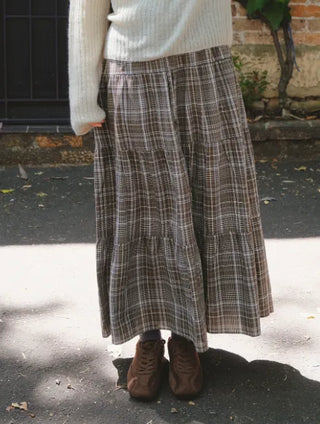 Checkered tiered long skirt