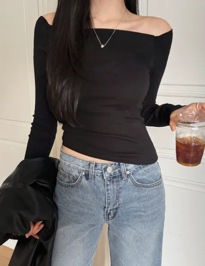 Off-shoulder T-shirt