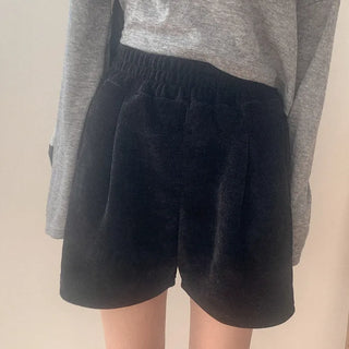 Velour elastic waist shorts