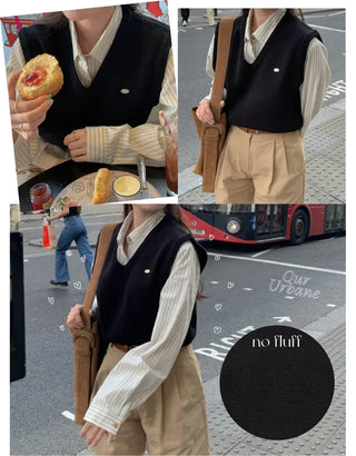Loose-fit wool V-neck knit vest