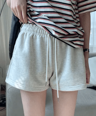 Cotton elastic shorts