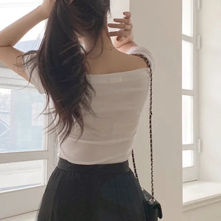 Off-shoulder semi-cropped black short-sleeved T-shirt