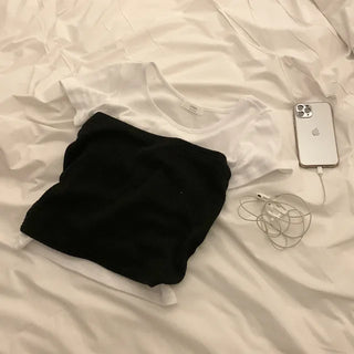 [Buy 2 items and get an additional discount] Knit top, off-shoulder, ribbed, slim, cropped knit