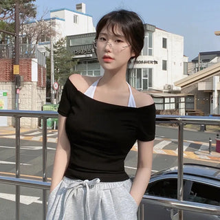 Off-shoulder semi-cropped black short-sleeved T-shirt