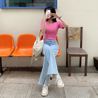 Semi-cropped V-neck pink cable twist puff knit