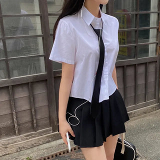 Cropped white loose-fit short-sleeve shirt