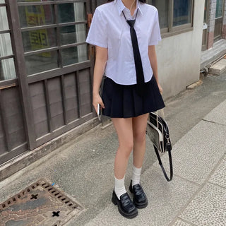 Cropped white loose-fit short-sleeve shirt