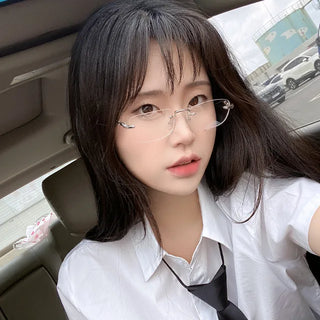 Cropped white loose-fit short-sleeve shirt