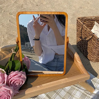 Cropped white loose-fit short-sleeve shirt