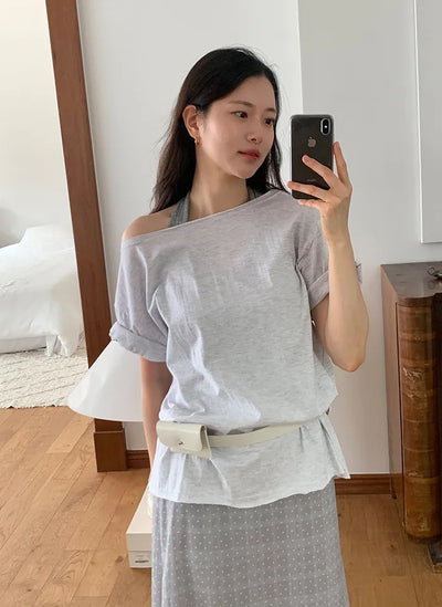 One-shoulder boat neck T-shirt