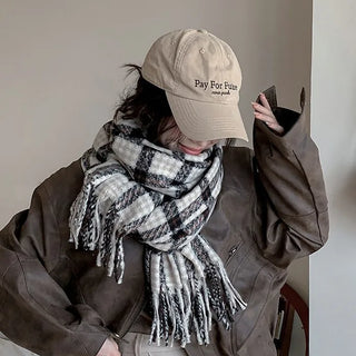 Checked Classic Knit Scarf