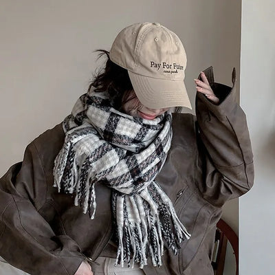 Checked Classic Knit Scarf