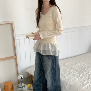 Eyelet punched button long-sleeved T-shirt