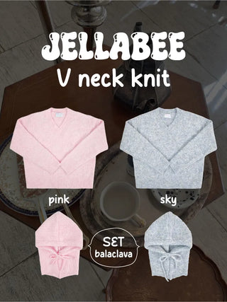 Loose-fit V-neck wool knit