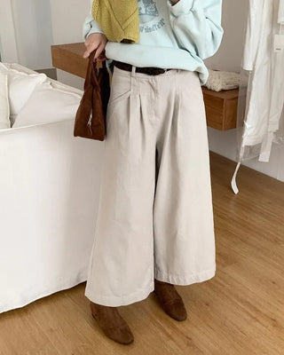 Tucked cropped pants