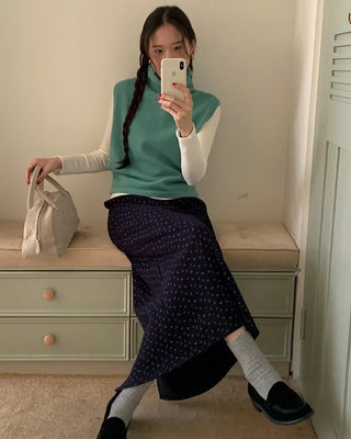 Fleece-lined long skirt with elastic waistband
