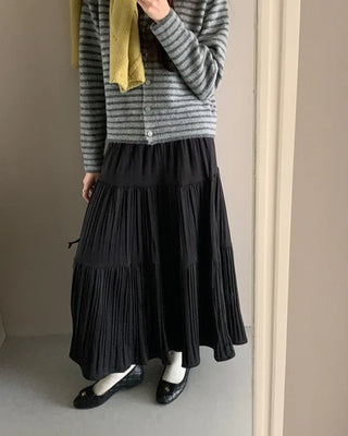 Elastic waist pleated long skirt