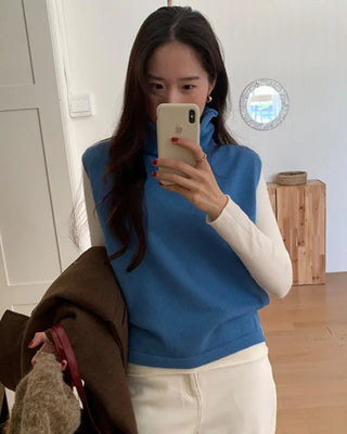Side-button turtleneck knit vest