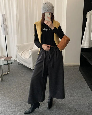 Wide-leg pants with drawstring waist