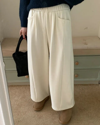 Fleece-lined sweatpants