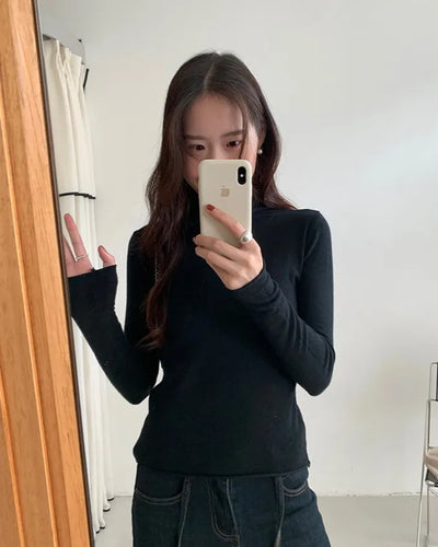 Slim high-neck knit