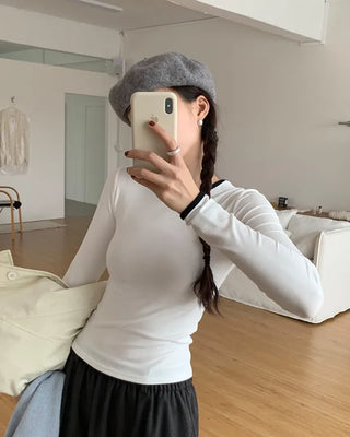 Two-tone neckline T-shirt