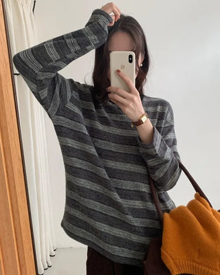 Striped round neck long-sleeved T-shirt