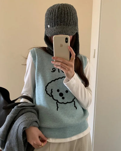 Poodle embroidered round neck knit vest
