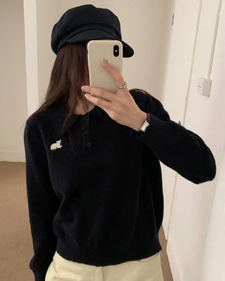 Round neck boucle button jumper