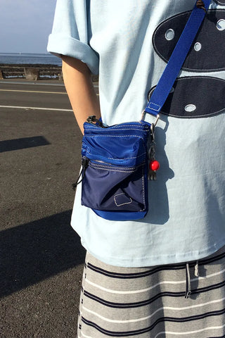 Two-tone stitch shoulder bag